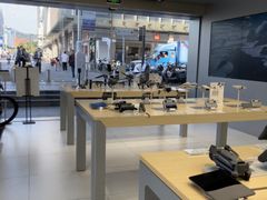 -DJI大疆(深圳华强北曼哈授权体验店)