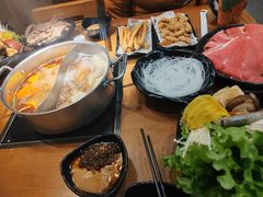 -呷哺呷哺(常营华联店)