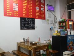 大堂-阿姨小肉摊(同济西苑店)