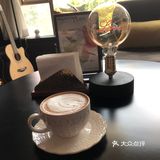 看着广州塔喝咖啡