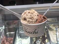 -VENCHI 闻绮(上海佛罗伦萨小镇店)