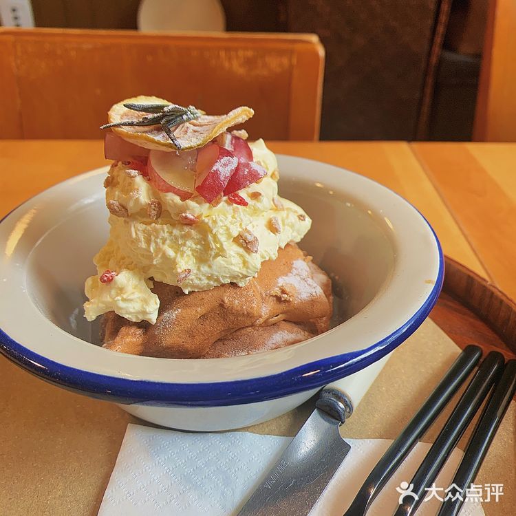 超难排队的的宝藏小店！日式复古简餐[面包]