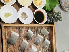 -围炉肉舍•炭烤活鳗•丹东海鲜烤肉(步行街店)