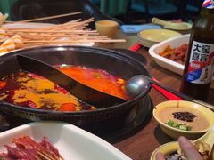 -签多多串串香火锅