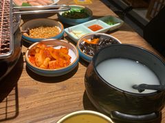 精品小菜-明洞阿姨·韩式酱蟹烤肉·创意料理(三元桥店)