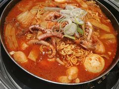 -三清洞摩西韩式年糕火锅(威高广场店)