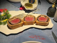 惠灵顿牛排-弦月窗LUNETTE BY AMANDA(复兴路店)