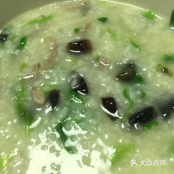 减肥的时候,如果只能喝粥,皮蛋瘦肉粥一定是首选