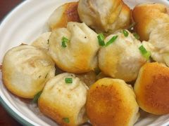 特色葱煎包-赵宝美煎包店