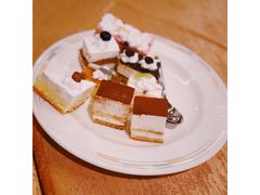 -汇泉王朝大饭店-旋转餐厅(南海路店)