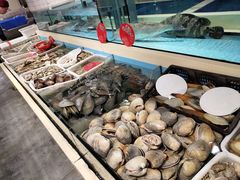 水产区-日进一片海.生腌海鲜火锅.宵夜烧烤(三里屯总店)
