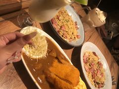 咖喱猪排蛋包饭-玛格萝妮比萨屋(陆家浜路店)