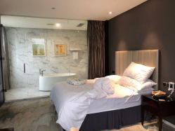 -卓玥国际月子会所(罗山路店)