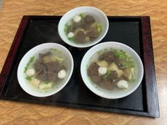 -松树干拌面店