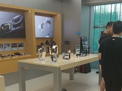 -DJI大疆(深圳华强北曼哈授权体验店)