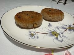 香煎莲藕粉拼虾饼-花城苑广府菜(侨鑫店)