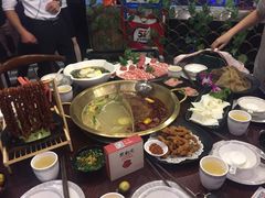 -重庆爽翻天老火锅(临平万达广场店)