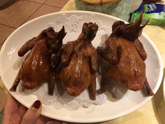 招牌烤乳鸽-石岐佬中山菜馆(张溪店)