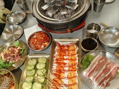 -围炉肉舍丹东海鲜烤肉·烤活鳗(步行街店)