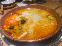 -洱火云南酸菜牛肉火锅(石景山当代商城店)