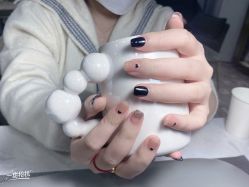 -蜜桃美甲美睫化妆
