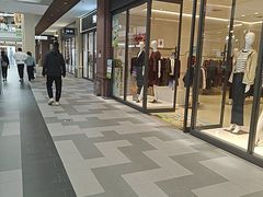 -王府井奥莱棋盘山小镇