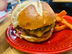 27&nbsp;牛肉汉堡-HELLO 27 意面·沙拉·帕尼尼