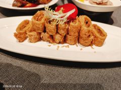 -HOMES上海本帮菜(襄阳公园店)