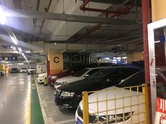 -环球港-停车场