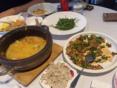 -彩云天云南餐厅