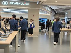 -华为授权体验店(中山公园来福士)