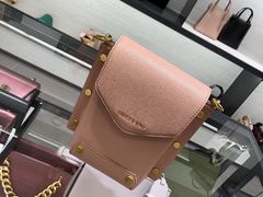 -CHARLES&KEITH(城西银泰店)