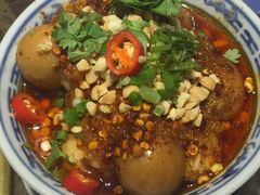 -沪小二炭火蛙锅(淮海中路美食不夜城店)