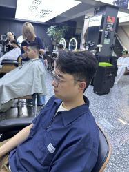 -藤野造型专业烫染接发