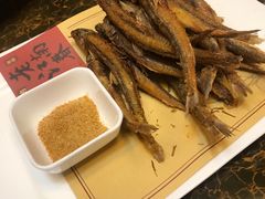 清炸乌苏里江船钉子-老江南春·中国龙菜(衡山路店)