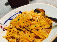 干蛤蜊炖土豆条-浩运海鲜·16年专注青岛菜(石老人店)