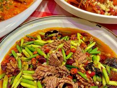 -肥小宝·金牌油焖大虾(襄阳龙虾地标店)