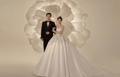 -喜爱高定婚纱摄影