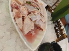 -洪氏嗨捞·广东猪肚鸡·椰子鸡火锅(西咸万象城店)