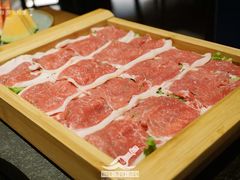 现切鲜羊上脑-丁卯•铜锅涮肉(工体店)