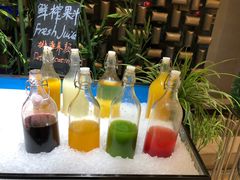 鲜榨果汁-鲁商铂尔曼大酒店·铂丽自助餐厅