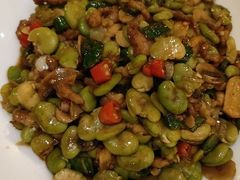 鲜蚕豆炒肉-大张烙馍村(泉山店)