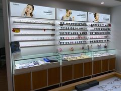 -视野联行眼镜•蔡司•依视路(温江店)