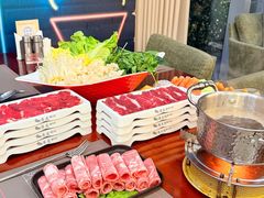 -元一希尔顿酒店·鲜切牛肉火锅禅自助餐厅