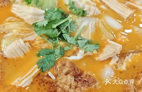 Clay Pot Egg and Tofu Noodles Braised