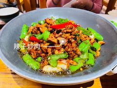 -老滇山寨•云南特色菜•地方菜•民族风情歌舞表演(金碧店)