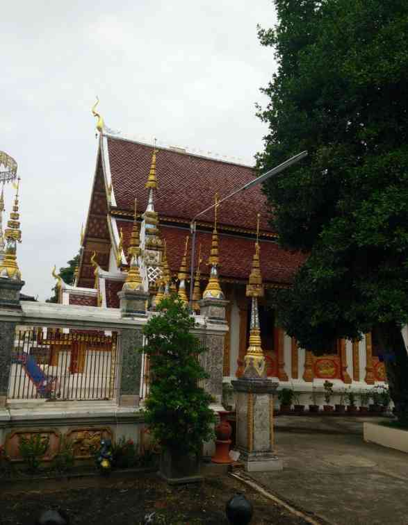 圣方寺-"泰国是一个富有宗教色彩的国家,这里随处可."-大众点评移动版