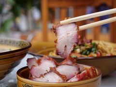 脆皮香猪肉-肇兴特色牛肉粉
