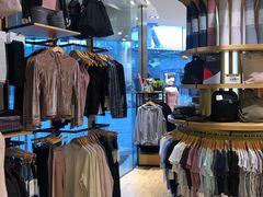 -lululemon(上海浦东IFC店)