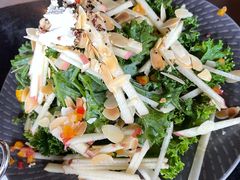 羽衣甘蓝沙拉-WOLFGANG PUCK KITCHEN & BAR(迪士尼小镇店)